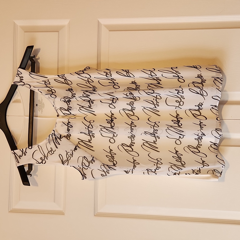 New York & Co Sleeveless Top White with Black French Lettering on Overlay - L